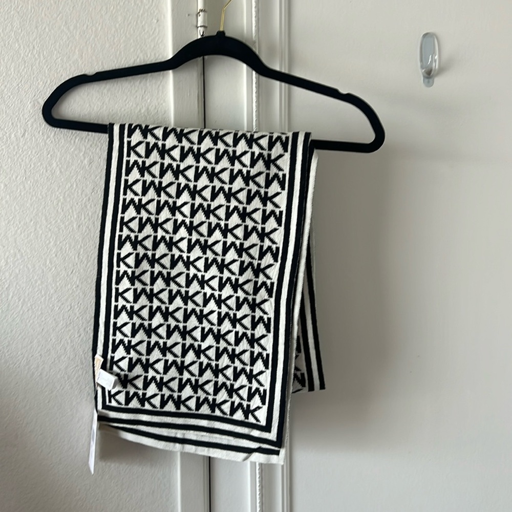 New Michael Michael Kora Reversible Scarf, New w/ Tags